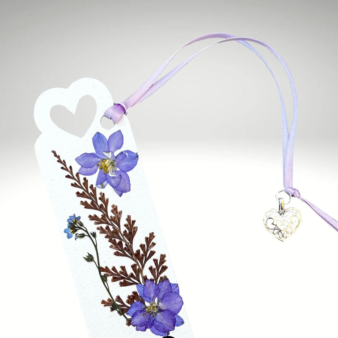 Floral Charm Bookmark - I "Heart" Reading